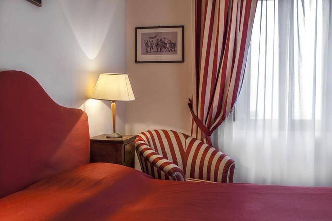 Il Chiostro Del Carmine, Siena