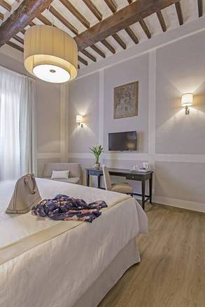 Il Chiostro Del Carmine, Siena