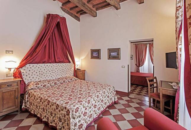 Il Chiostro Del Carmine, Siena