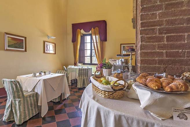 Il Chiostro Del Carmine, Siena